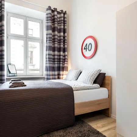 Noc W Krakowie Apartment *